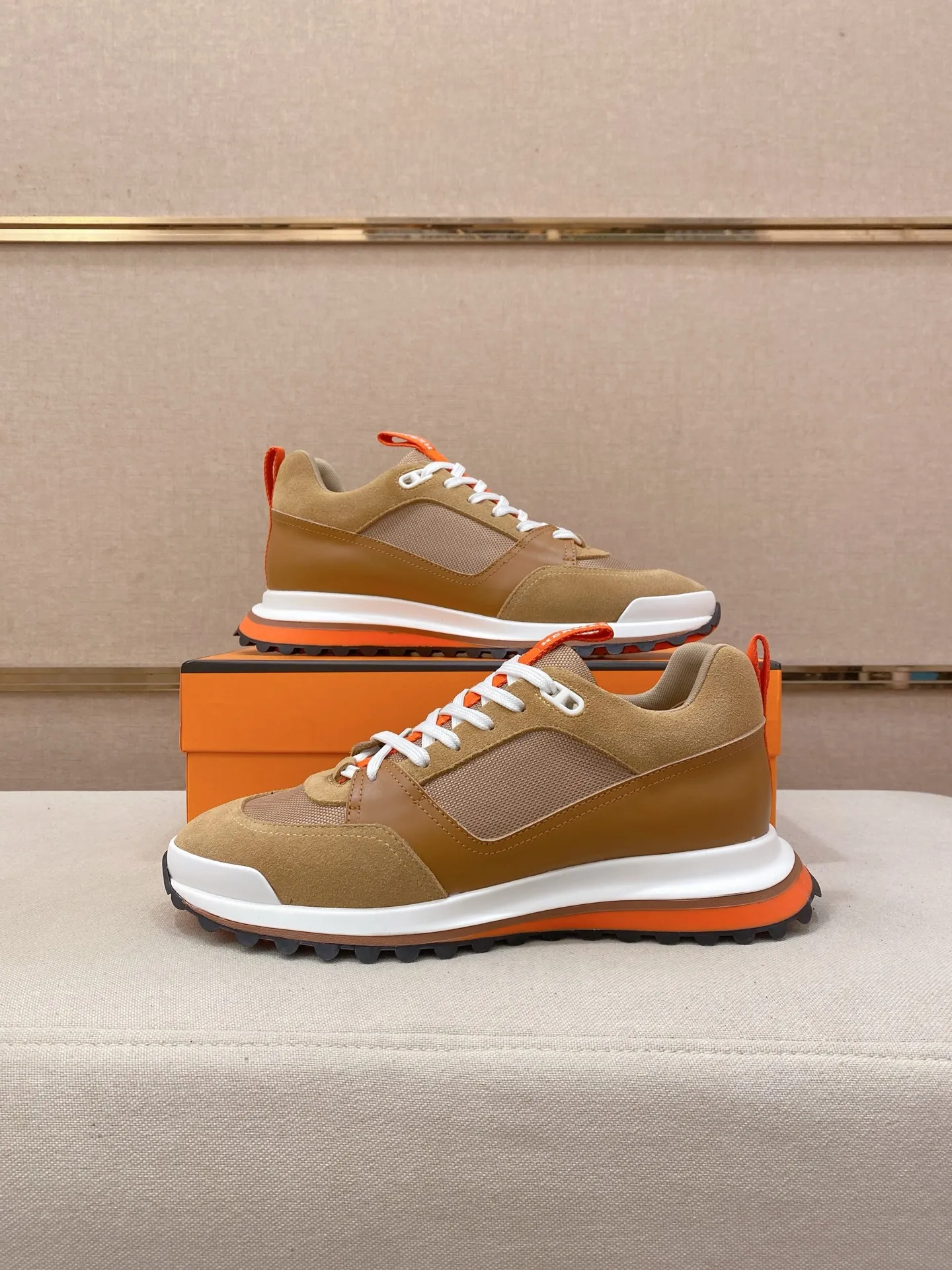 Men's clothing and shoes💰: 520💰《HERMES》【Classic original single version】Hermès; top 🔝purchasing agent🔍🔍men's latest 🇺🇸 counter sales simultaneously, original imported from Italy ▲▲first-layer cowhide ▲▲ (high-end, nobility, class) times) Exquisite workmanship (Italian 🇮🇹Imported water-dyed 🐂cowhide lining) sole: Original sole provided by the original factory, ⚠️exclusive double-layer activity·TPR·rubber·combined molded outsole; super comfortable·wear-resistant·non-slip·environmental protection The real thing is more beautiful if you take the real thing (high quality, follow the order), you can enter and exit the counter at will * Number of yards: 38·39·40·41·42·43·44# (can be customized 45.)
